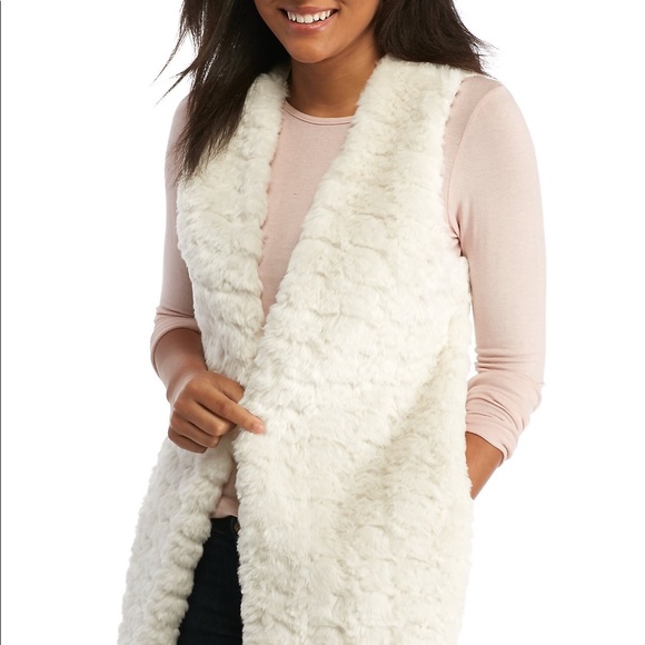 Faux-fur Sweater Vest - Picture 7 of 7